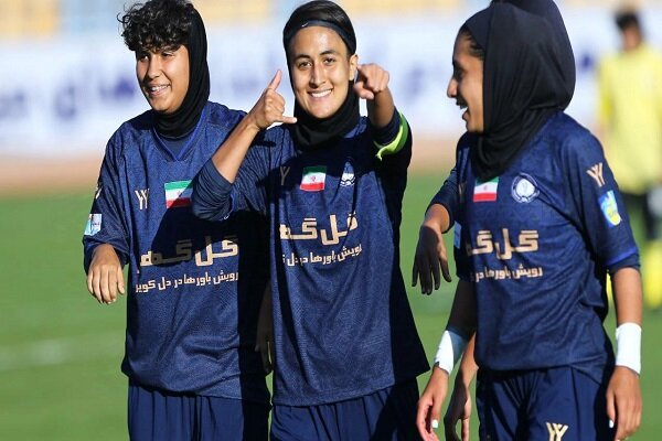 گل گهر منتظر معجزه است/ آیا سپاهان می تواند مانع قهرمانی خاتون شود؟