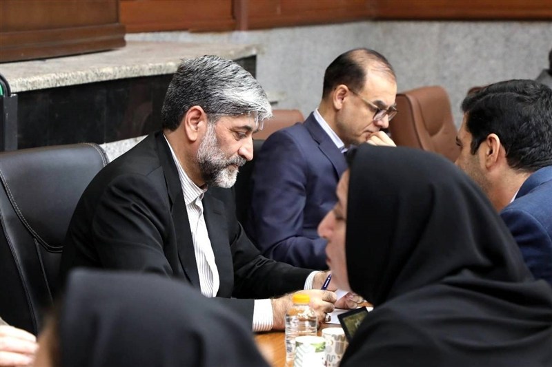 عتباتی پای درد دل 145 مراجعه‌کننده دادگستری تهران نشست