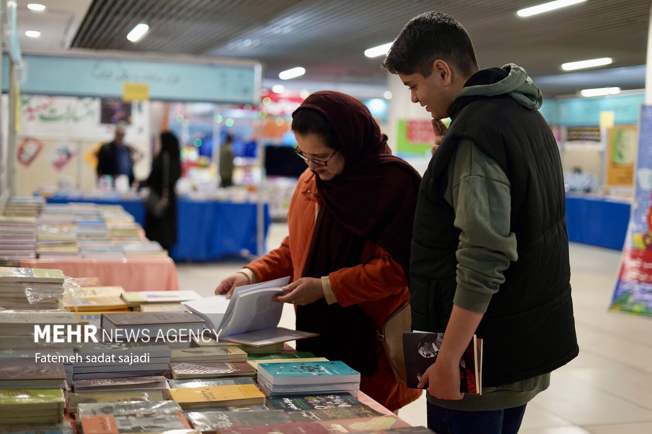 نمایشگاه سراسری کتاب آذربایجان غربی در ارومیه افتتاح شد