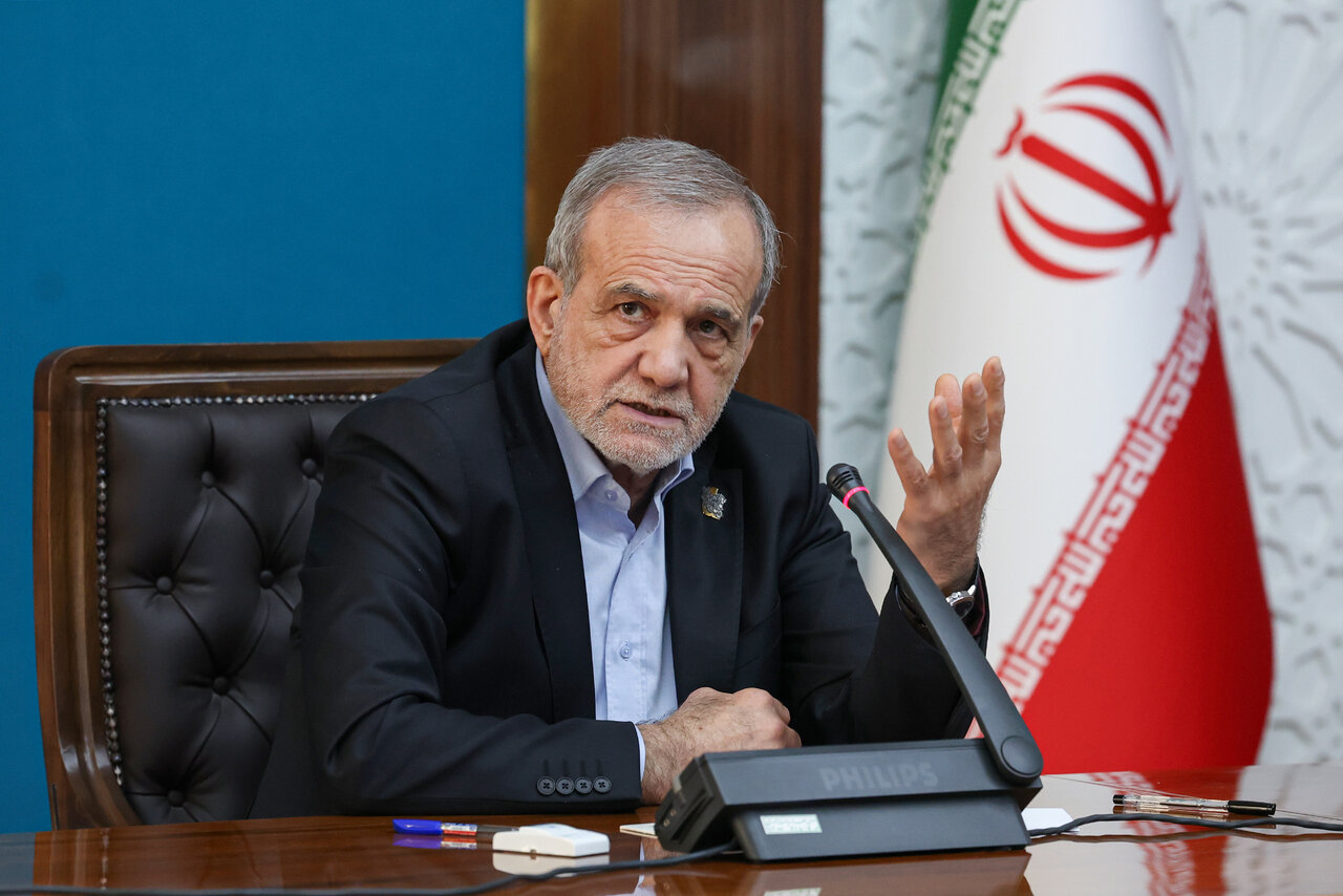 پزشکیان: نقش روحانیون در ترمیم شکاف‌های اجتماعی تعیین کننده است