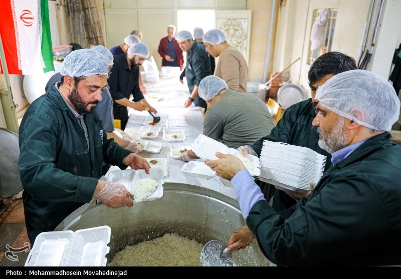 توزیع 30 هزار پرس غذا در مناطق کم‌برخوردار ورامین