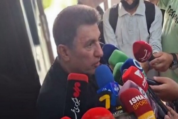 امیر قلعه‌نویی سرمربی تیم ملی فوتبال ماند