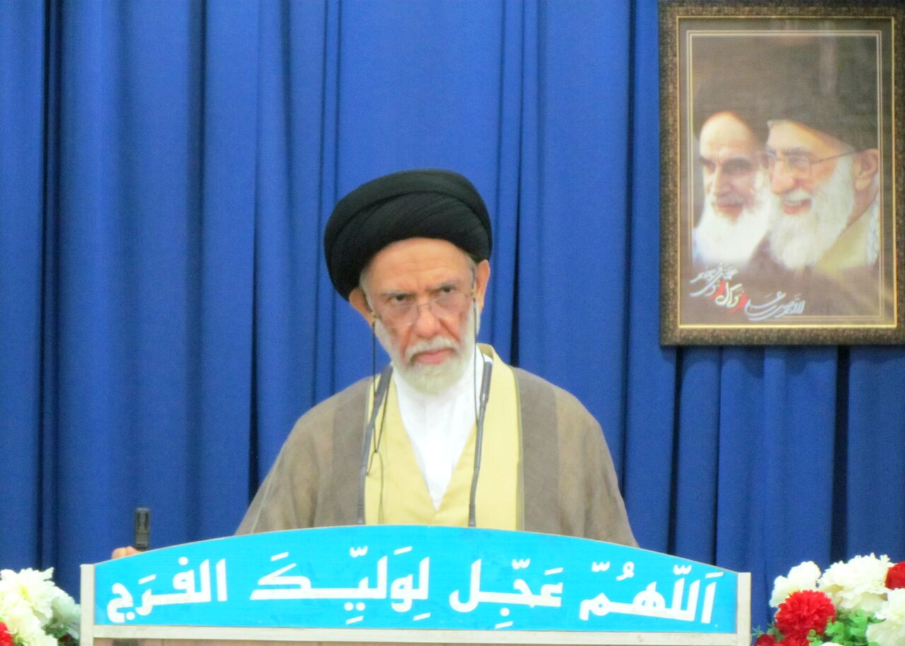 حسینی: نماز جمعه سنگر وحدت و مطالبه‌گری مردم است