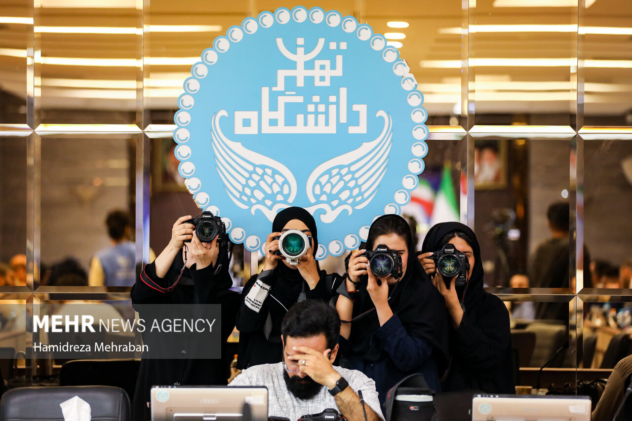 نشست خبری رئیس دانشگاه تهران