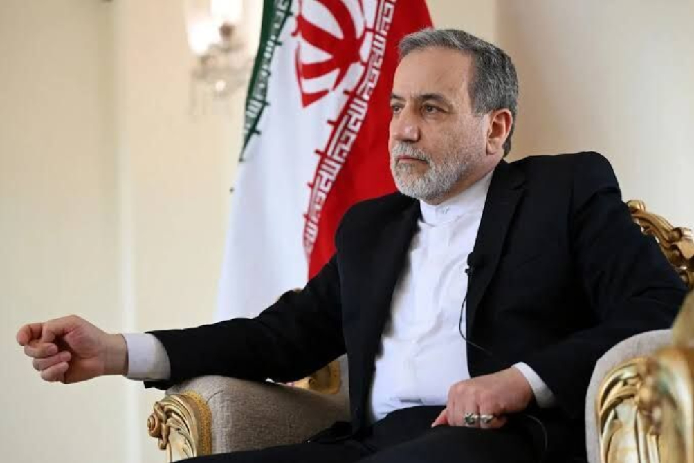 عراقچی: ایران آماده استقبال از ابتکارات منطقه‌ای برای پایان عادلانه جنگ است
