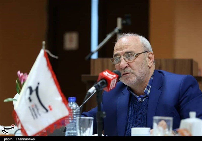 حاجی دلیگانی: مردم برای پیروزی کامل بر دشمن در خیابان و مساجد بمانند