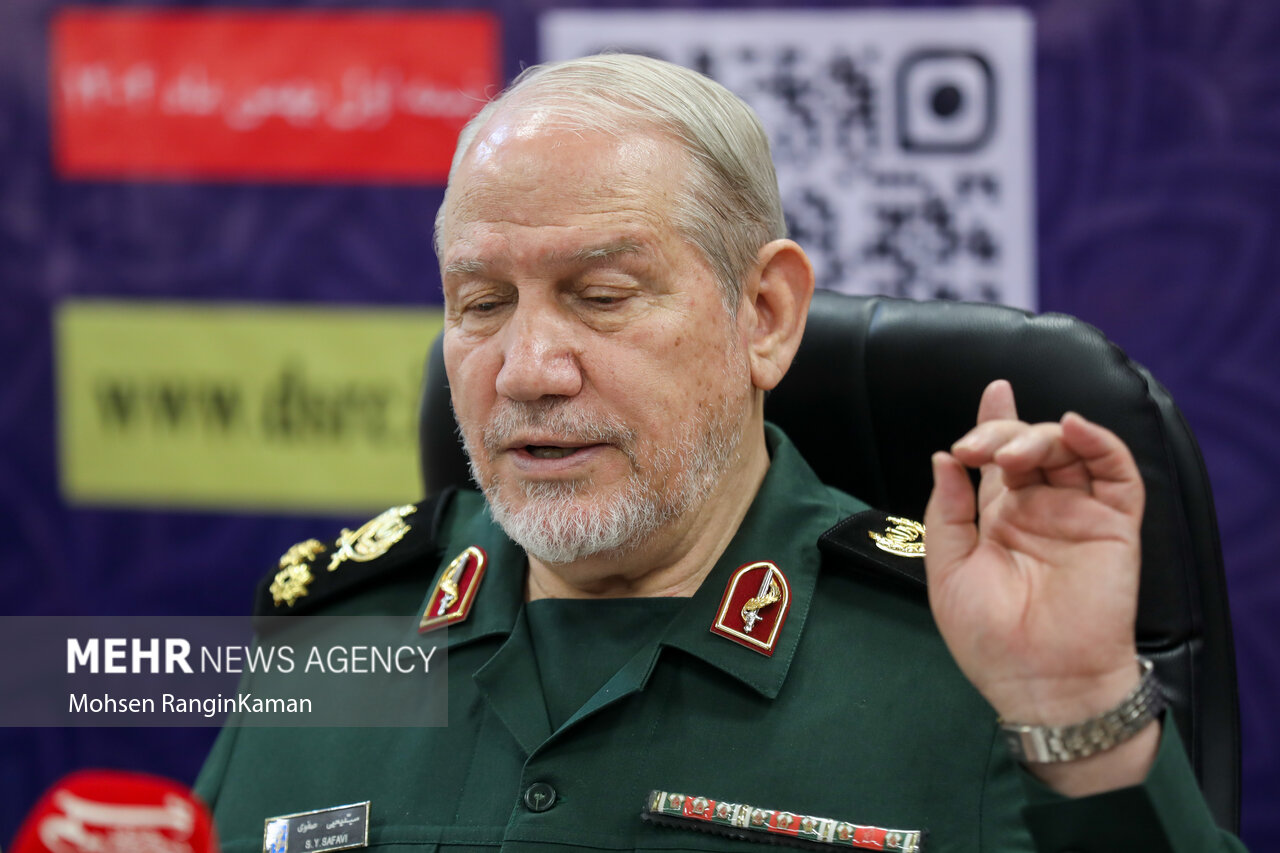 سرلشکر صفوی: شهید «خادمی» در صیانت از ملت ایران تلاش بی‌وقفه‌ای داشت