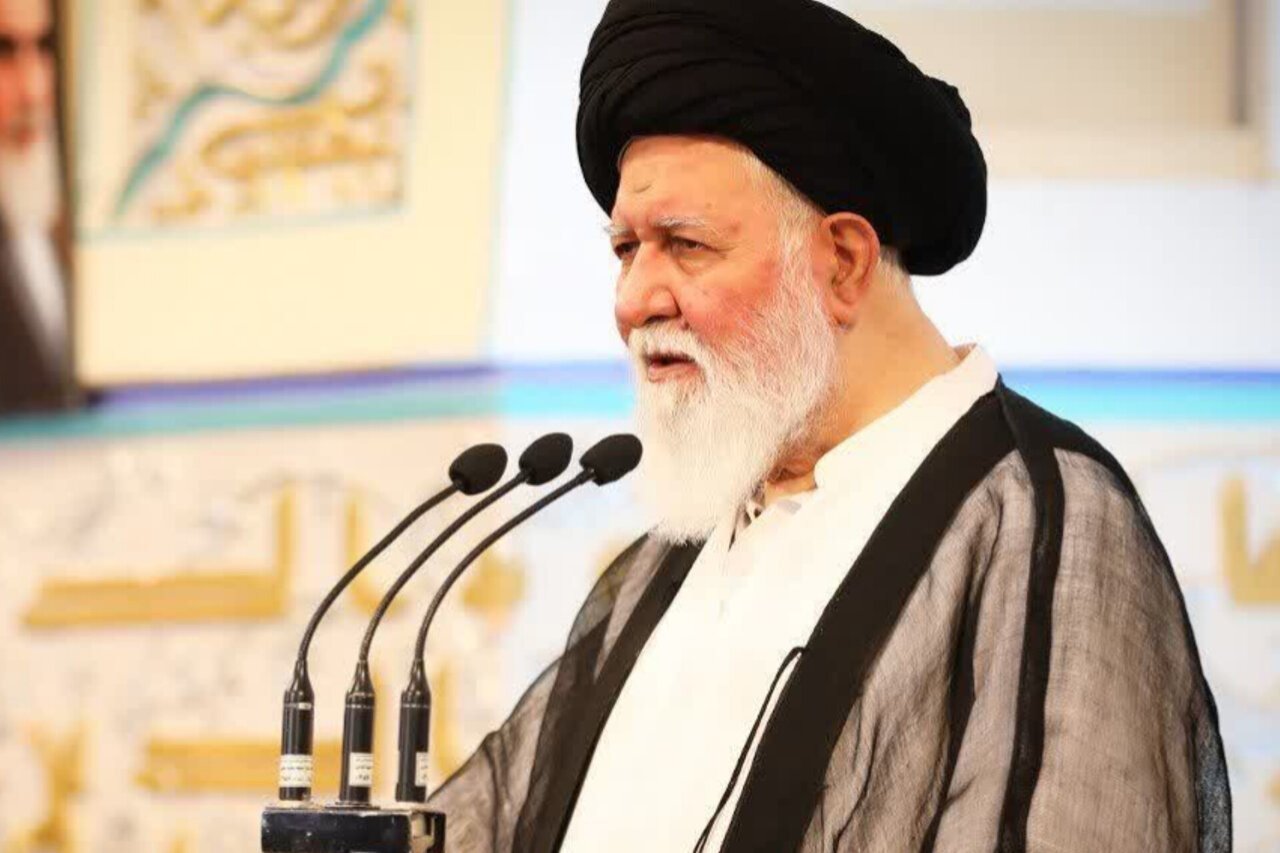امام جمعه مشهد: حضور مردم در میدان معادلات جهانی را دگرگون کرد