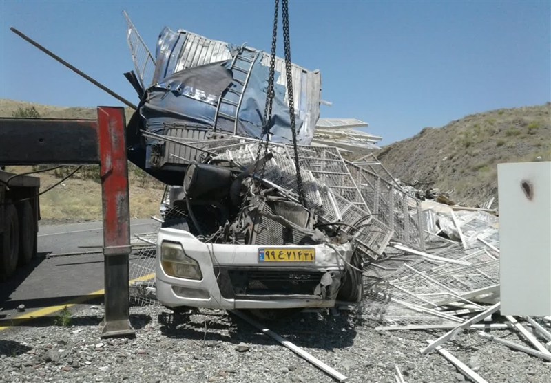 واژگونی مرگبار تریلر در محور بروجرد ـ اراک