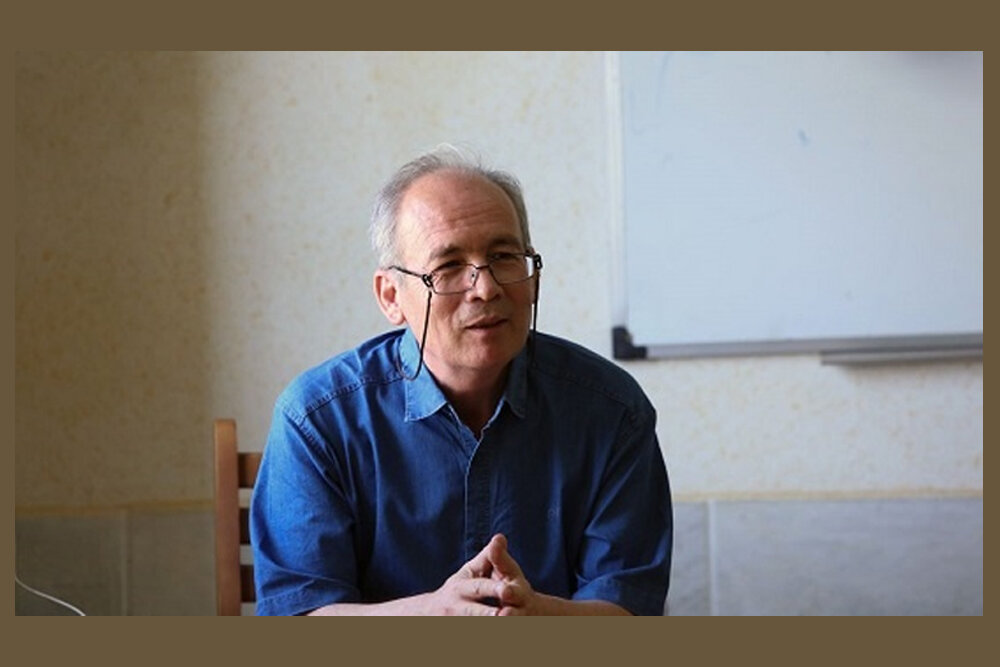 ادبیات انقلاب منعکس کننده شخصیت خاکستری نیست/ تاکید جوایز بر گفتمان رسمی