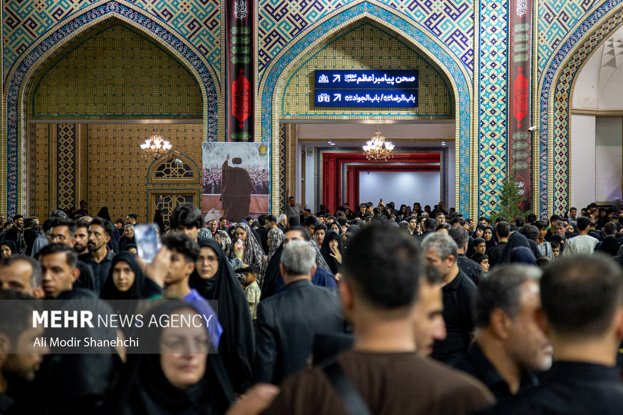 روضه خوانی شب شهادت امام رضا(ع) در حرم رضوی