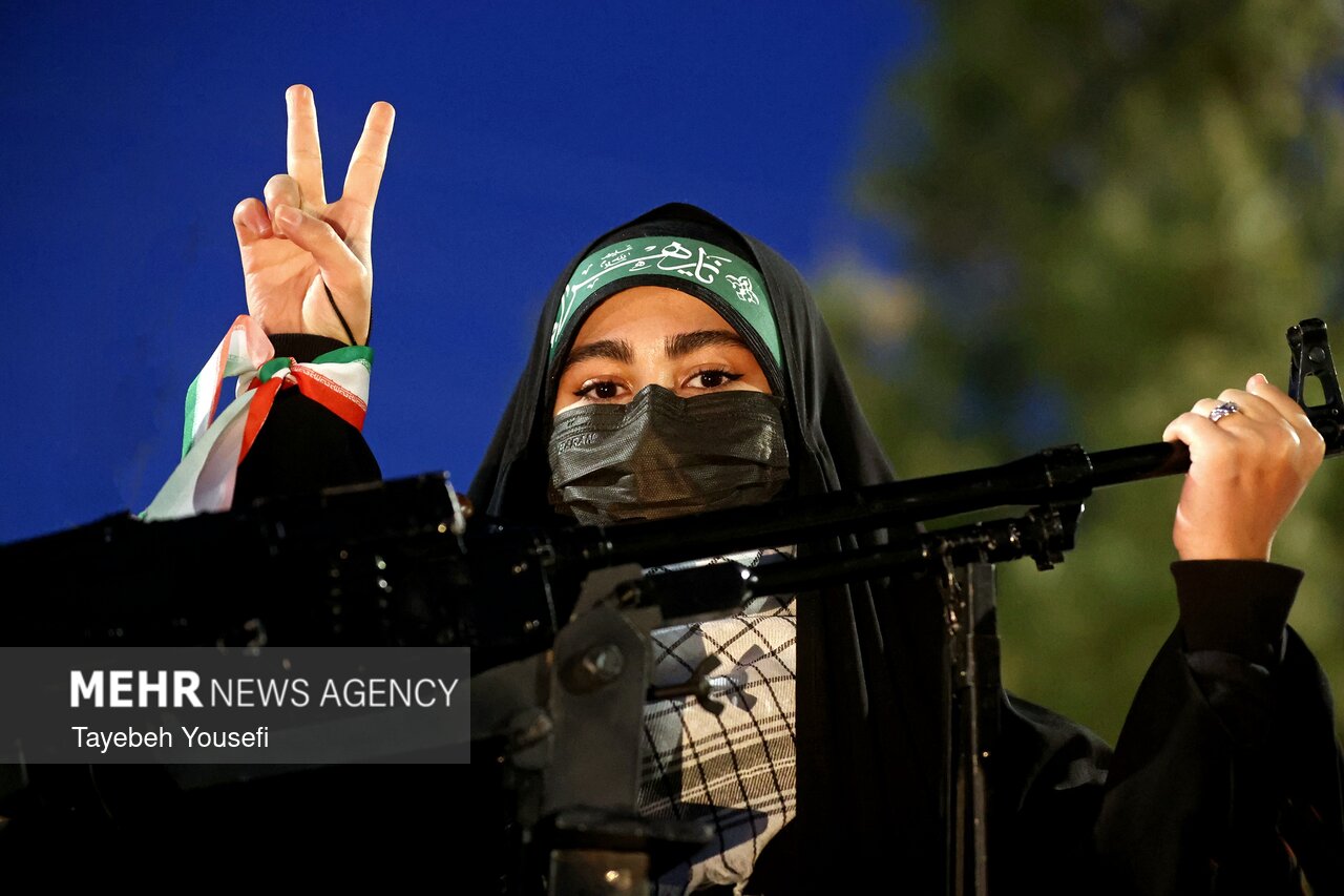 بیعت دختران جان فدای مینودشت با رهبر معظم انقلاب