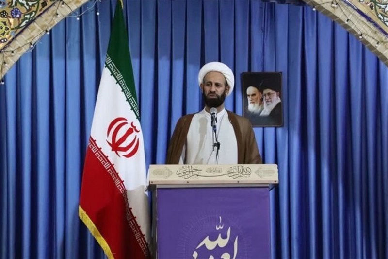 انتقاد خطیب جمعه خرم‌آباد از  عادی‌سازی بی‌حجابی/ چرا سکوت کرده‌اید؟