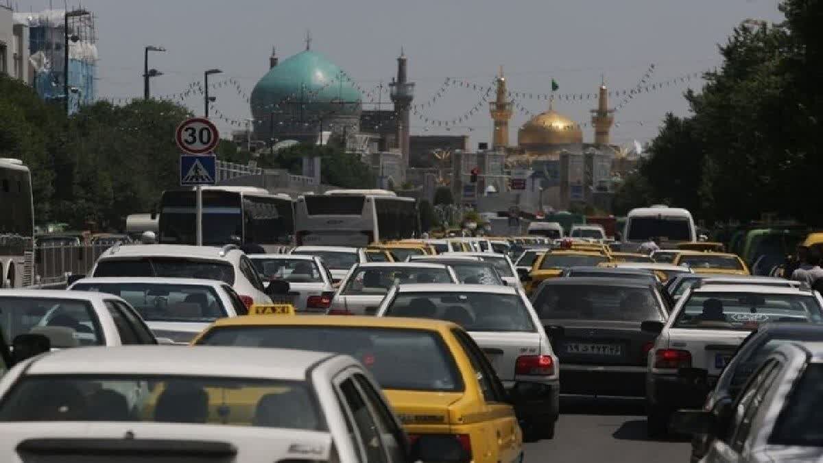 ترافیک سنگین در خیابان های منتهی به حرم امام رضا(ع)