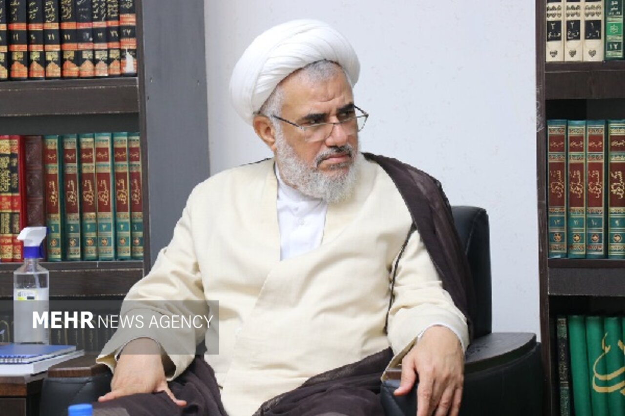 شیعه و سنی در کنار یکدیگر مقابل دشمن ایستادگی کردند