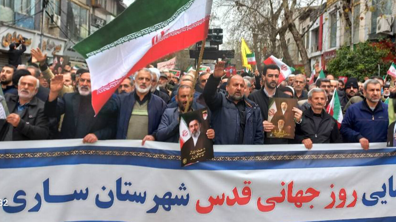 راهپیمایی چند کیلومتری روز قدس ساری در دقایق ابتدایی
