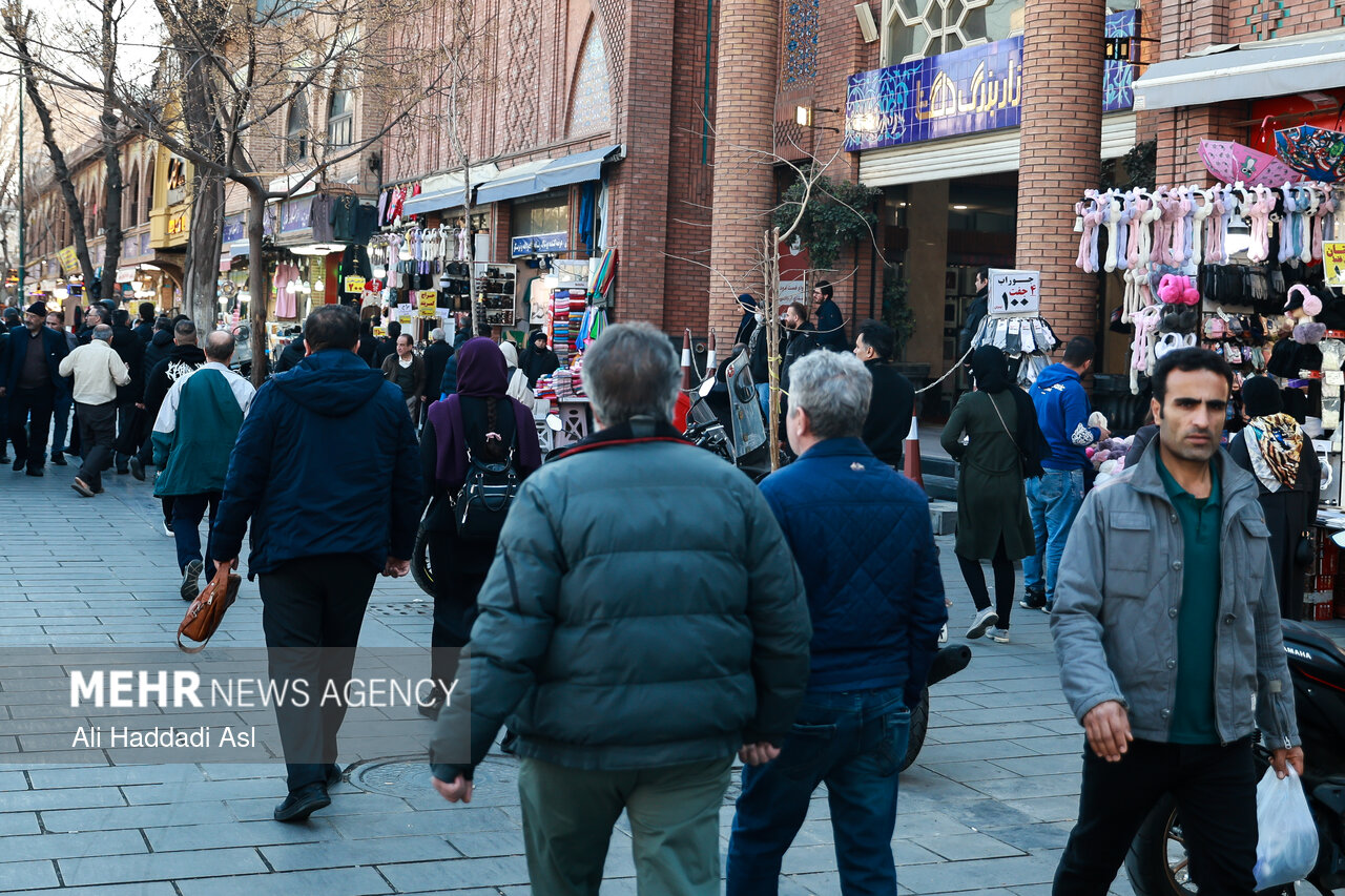 وضعیت بازارهای تهران امروز ۲۴ دی؛ حضور پررنگ کسبه در بازار