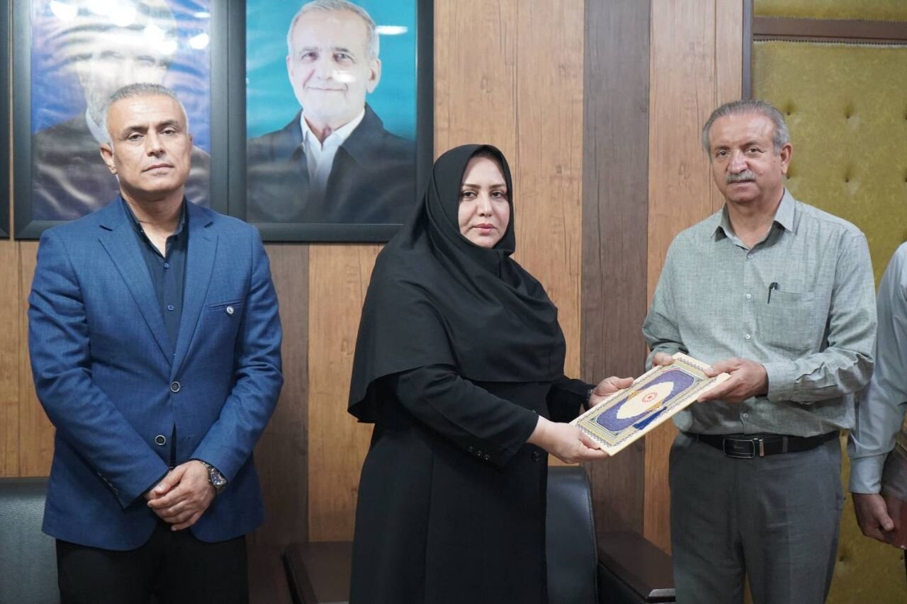 آئین تکریم و معارفه رئیس بهزیستی گناوه برگزار شد