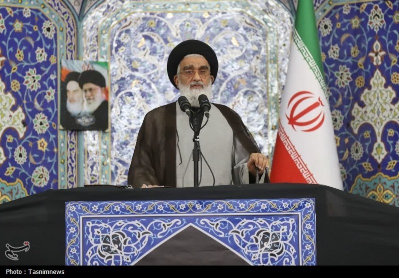 امام جمعه قم: خامنه‌ای دیگر در راه است