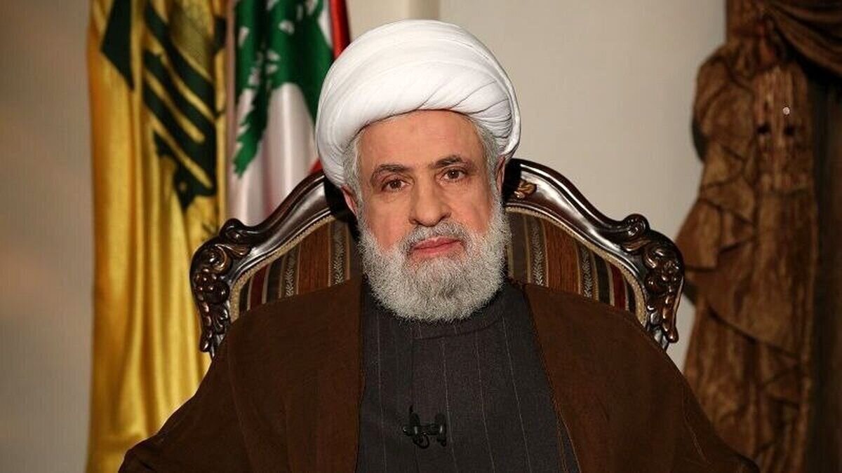شیخ نعیم قاسم: عشق و ارادت عمیقی میان شهید نصرالله و امام خامنه‌ای بود
