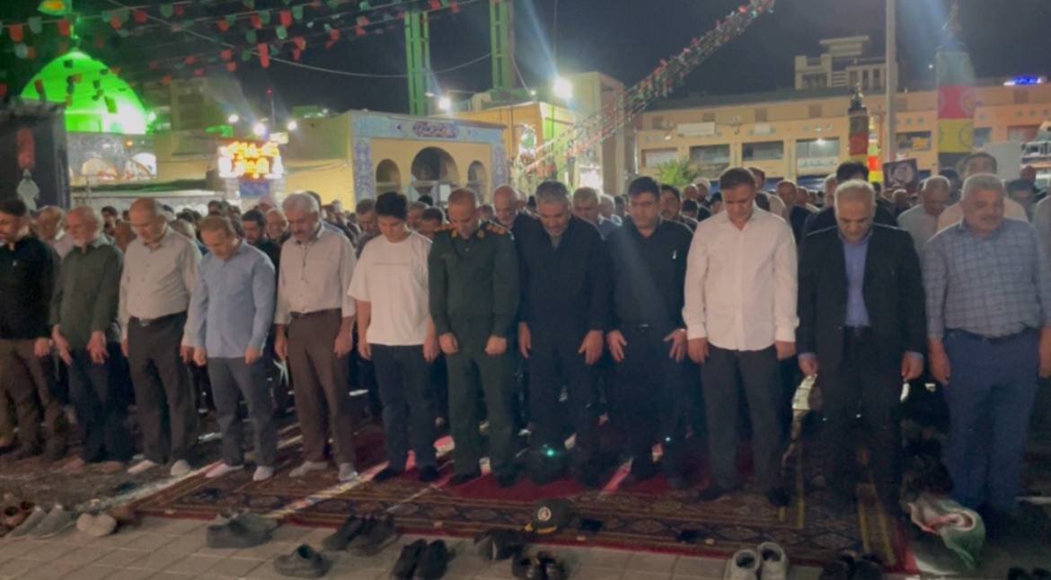 نماز استغاثه  به امام زمان (عج) در آستانه اشرفیه اقامه شد