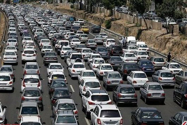 ترافیک سنگین در چالوس و هراز; بارش برف در محورهای شمالی