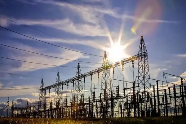 وضعیت اضطراری در شبکه برق ۱۳ ایالت آمریکا