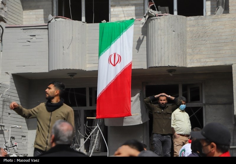 بالا و بالاتر؛ ضرورت اهتمام نهادهای فرهنگی به تکثیر پرچم مقدس ایران