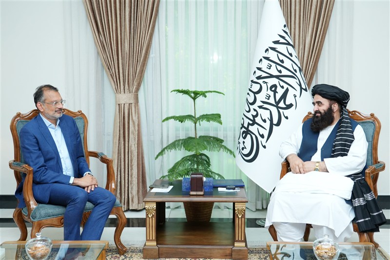 گفتگوی متقی و نماینده سازمان ملل درباره بازگشت پناهجویان افغان