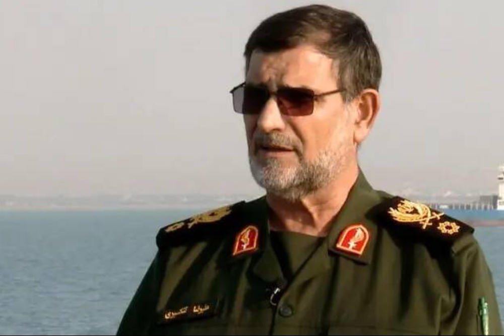 پیکر مطهر دریابان شهید علیرضا تنگسیری در آبادان به خاک سپرده می‌شود