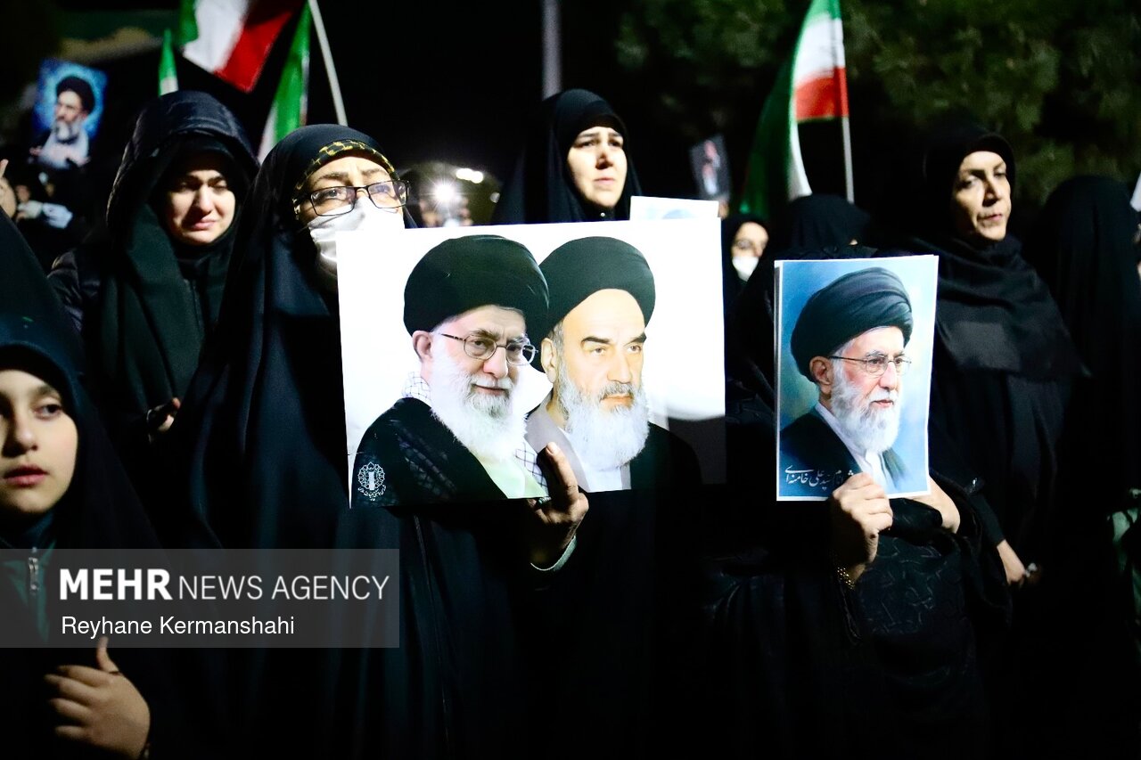 پیشوایی ها در سوگ رهبر شهید انقلاب