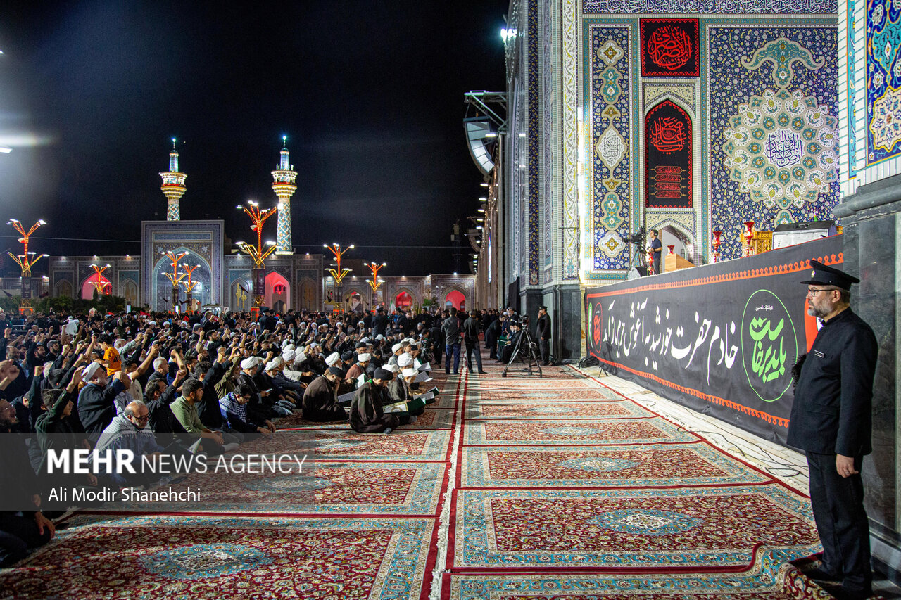 یاد رهبر شهید در اجتماع عزاداران سوری در حرم مطهر رضوی زنده شد