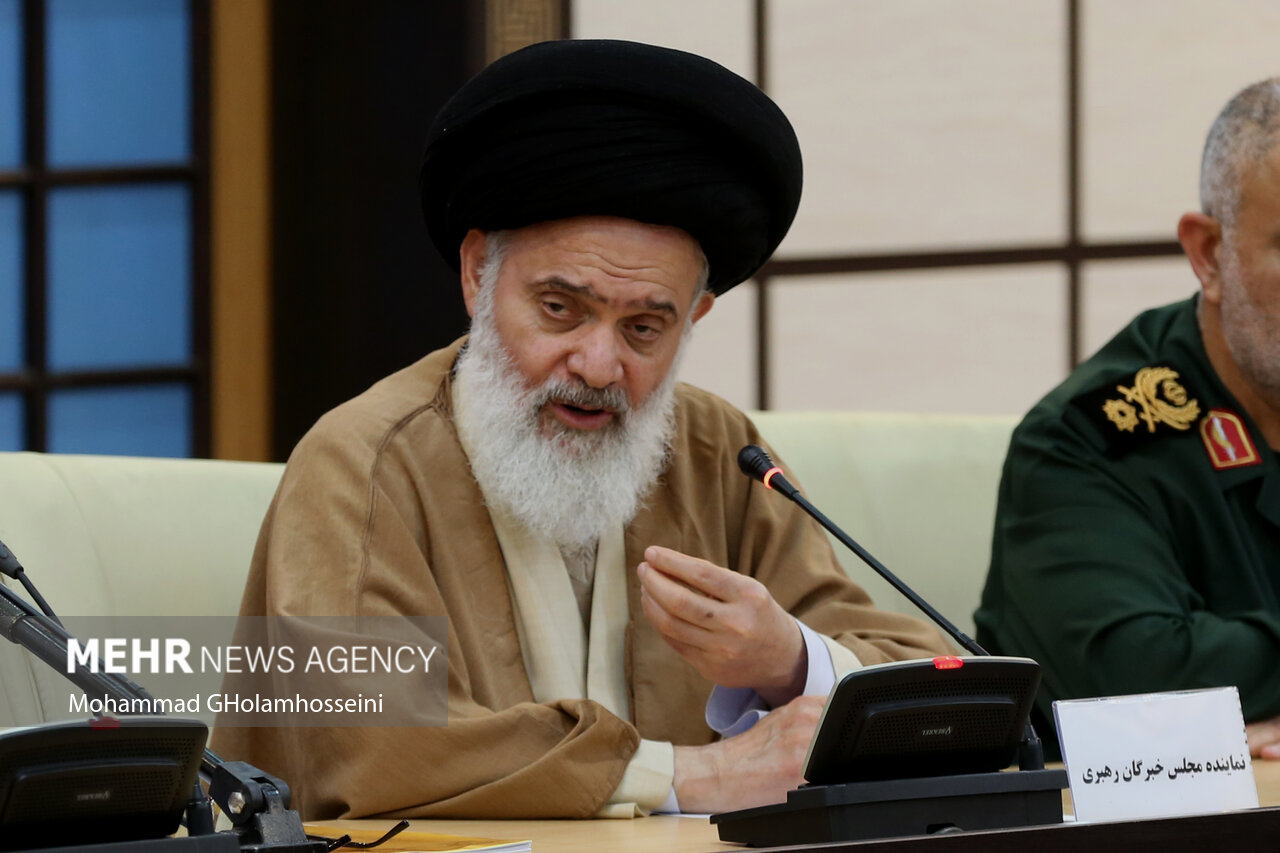 آیت‌الله حسینی بوشهری: شهید تنگسیری پرچمدار اقتدار و امنیت ایران بود