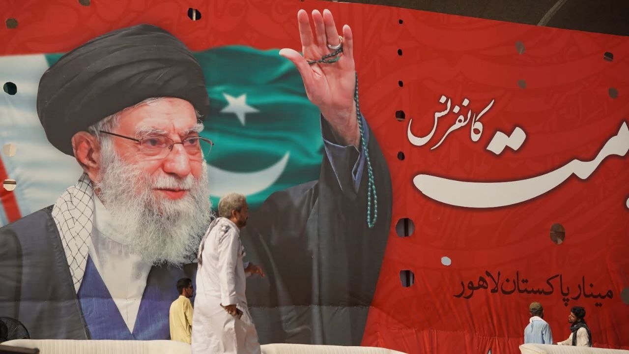 بزرگداشت رهبر شهید در لاهور؛حضور گسترده و پرشور مردم پاکستان+فیلم