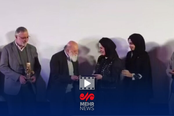 تقدیر از "سلف فواخرجی" بازیگر فیلم "سرزمین فرشتگان"