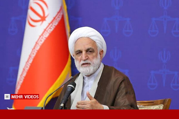حضور اژه‌ای در مراسم تشییع آیت‌الله شبیری زنجانی