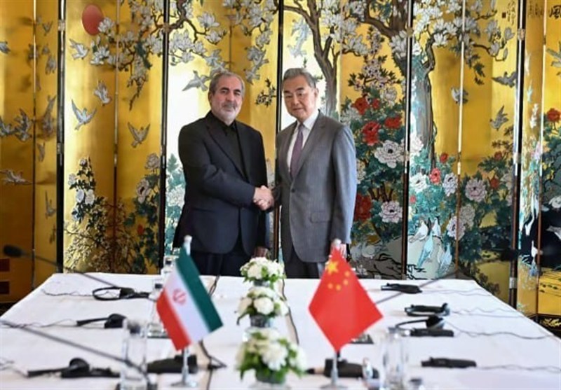 دیدار وزیر خارجه چین و معاون شورای عالی امنیت ملی ایران در دهلی‌نو