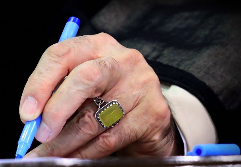 احکام روزه | حکم روزه گرفتن مسافری که قبل از اذان ظهر به وطن می‌رسد