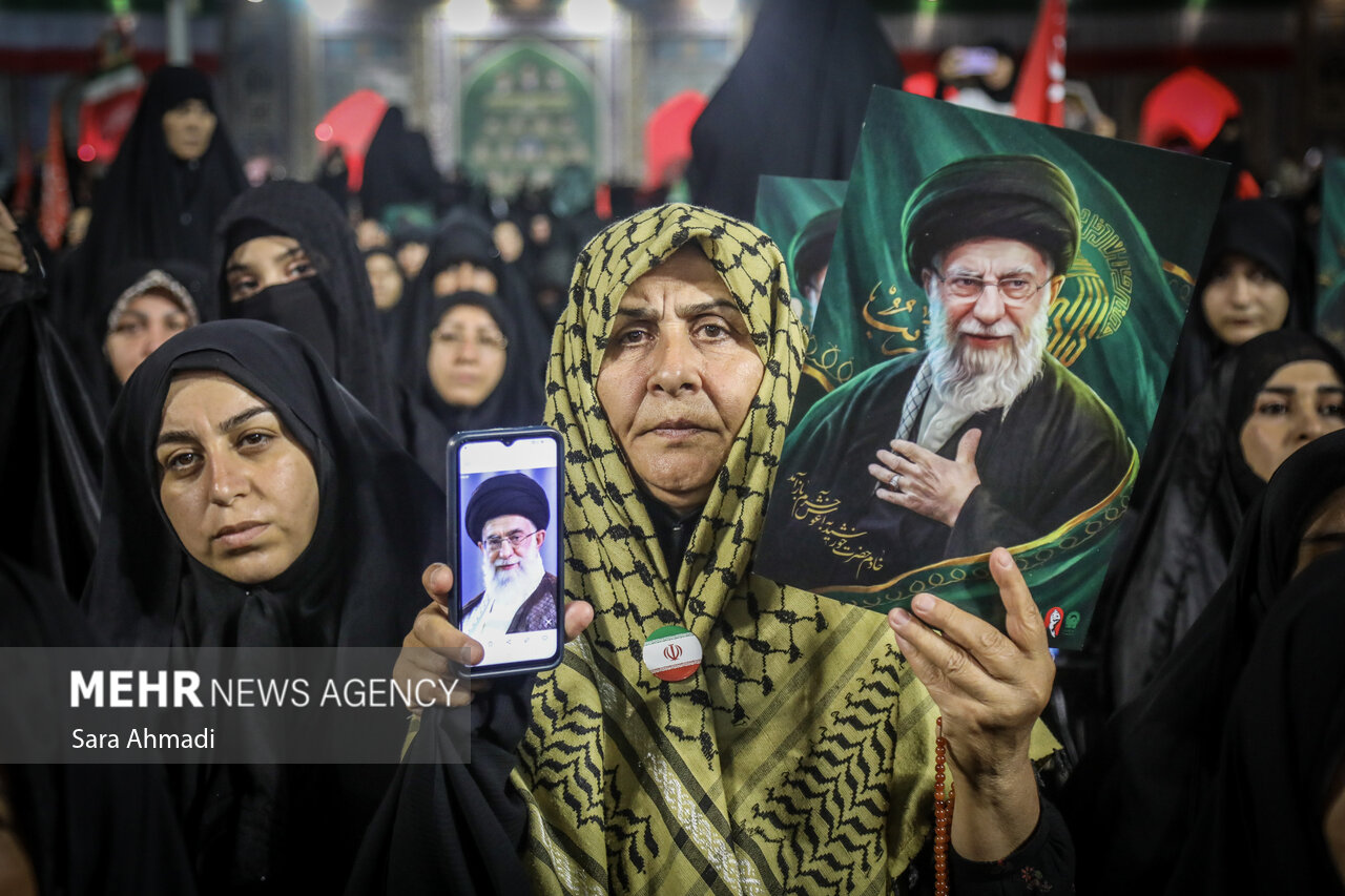دلتنگی زائران رضوی برای رهبر شهید