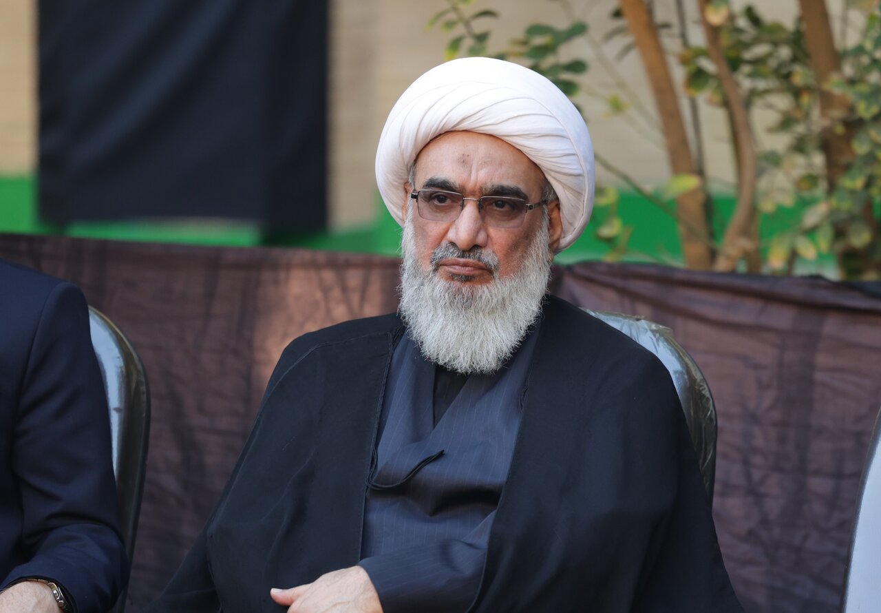 آیت‌الله صفایی بوشهری: اخلاق نیکو زیباترین صفت برای هر فرد است