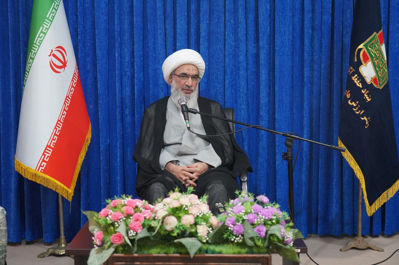 امام جمعه بوشهر:  پیام شهدا  ایستادگی و مقاومت است