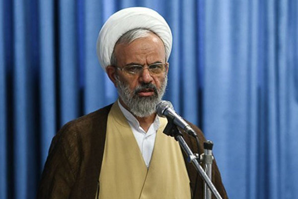 ایستادگی فرهنگی در کنار مقاومت نظامی ضروری است