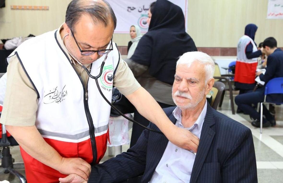 ارائه خدمات رایگان درمانی هلال احمر استان تهران به ۴۵۰ نفر در فیروزکوه
