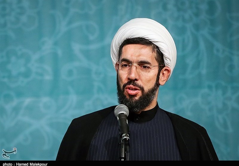 شهید لاریجانی فیلسوفی بود که با عشق به میهن، سرمشق دانشگاهیان شد