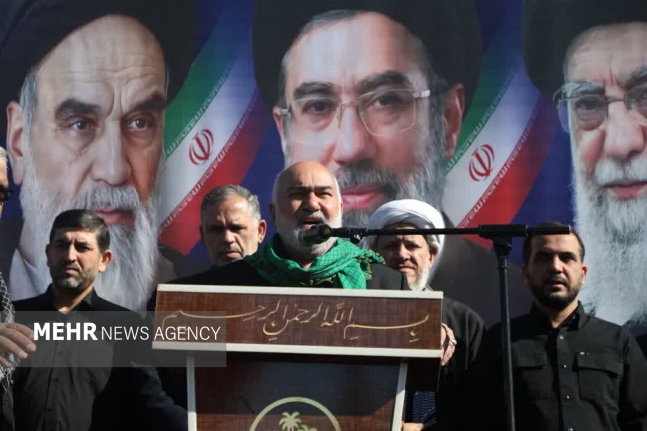استاندار خوزستان: پیروزی قطعی است و دشمن در حال نابودی است