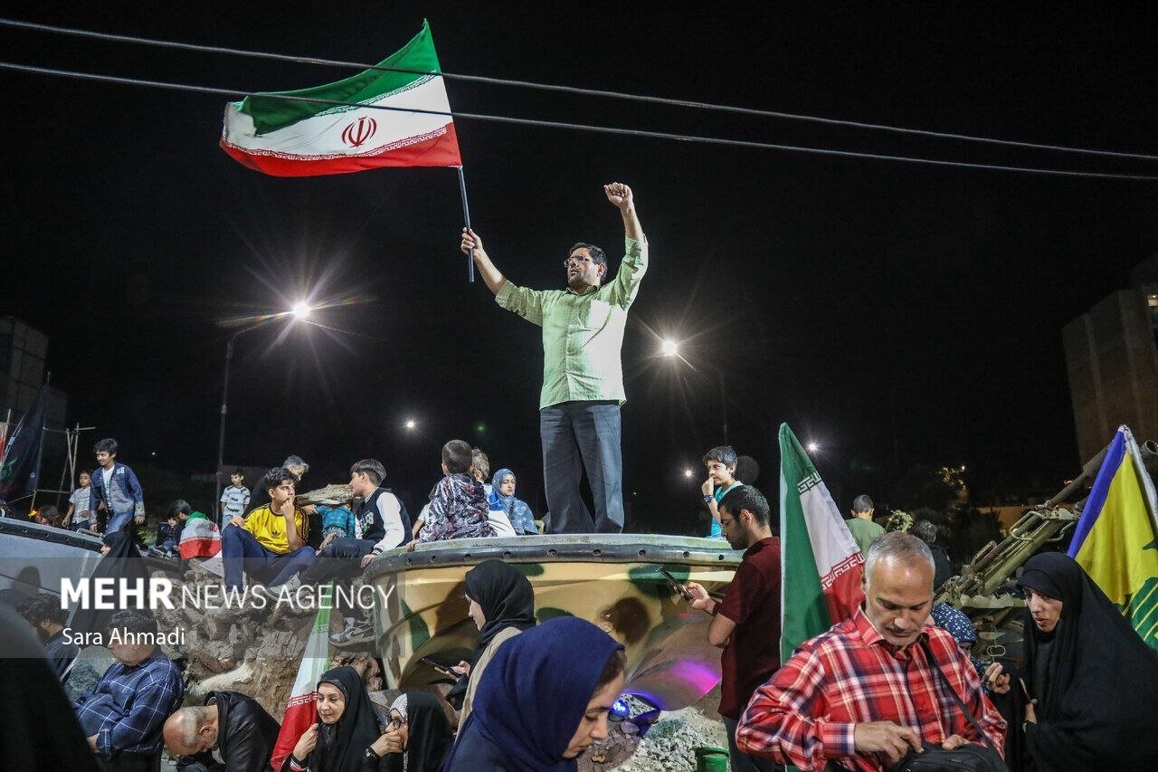 مشهد در شب ۱۹۳ همچنان پای کار مقاومت و ایستاده در خیابان