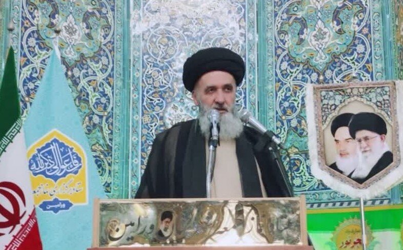 آقاجانپور: ملت ایران هرگز در برابر دولت تروریستی آمریکا تسلیم نمی‌شود