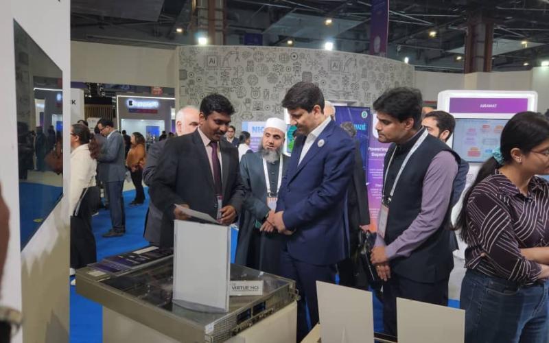  بازدید وزیر ارتباطات از نمایشگاه هوش مصنوعی هند