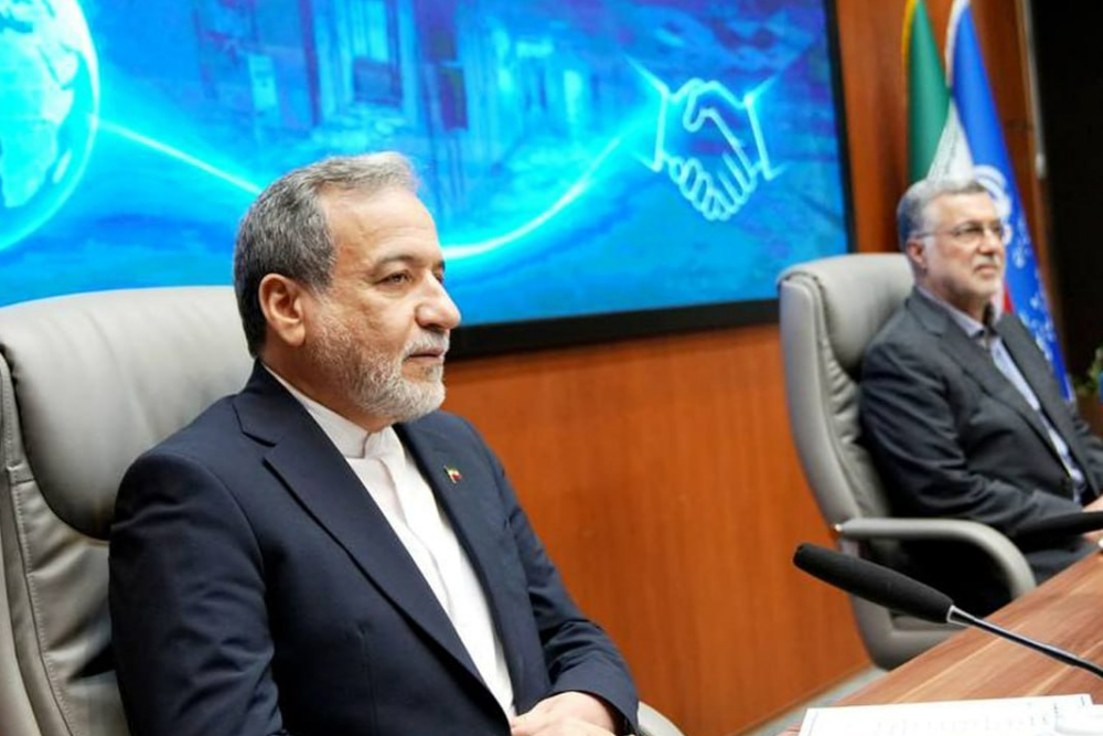 عراقچی: آمریکا پس از 20 روز از «تسلیم بدون قید و شرط» به مذاکره رسید
