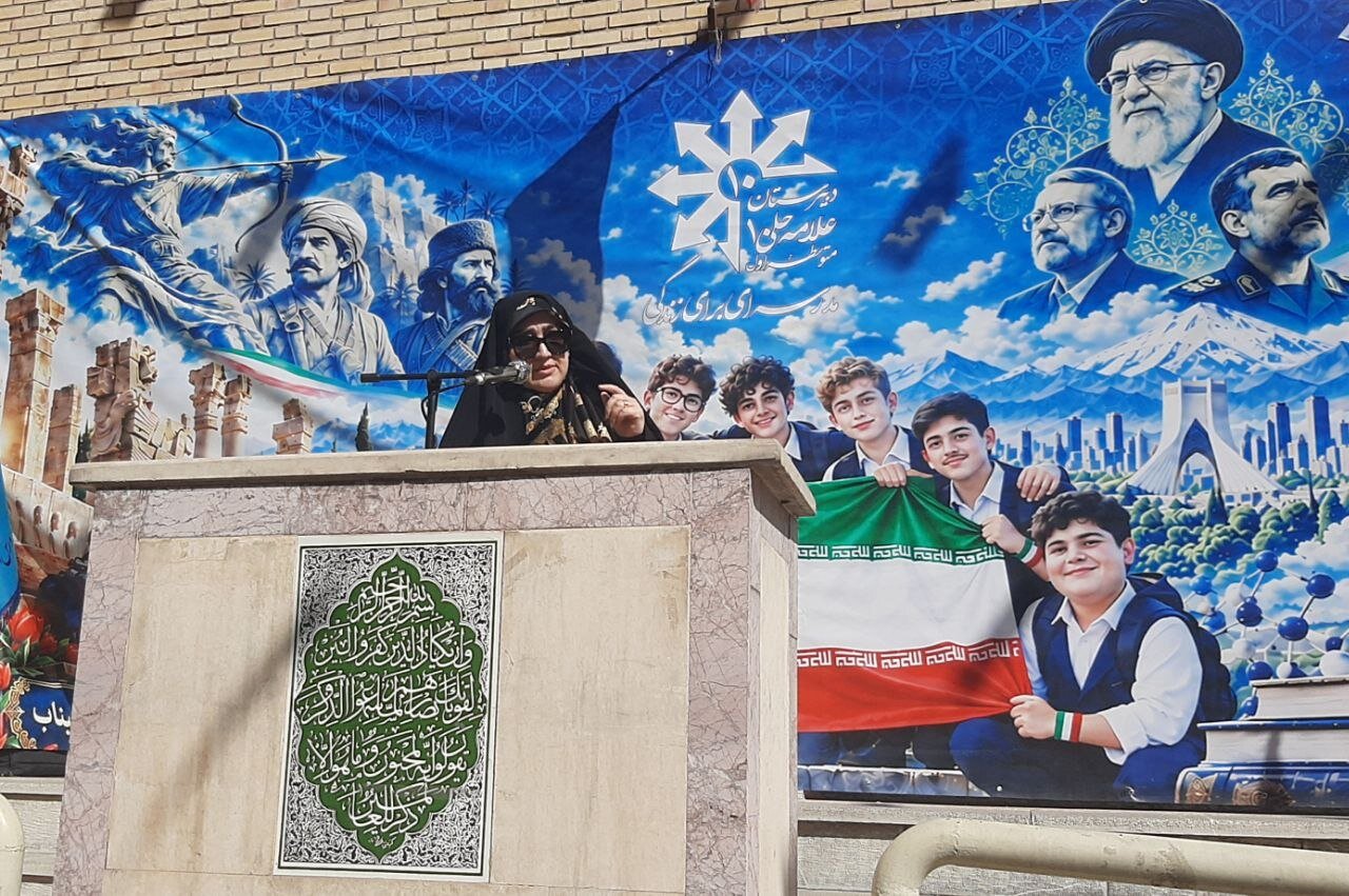 رفیعی: دانش‌آموزان می‌توانند پیش‌قراولان مقابله با استکبار باشند